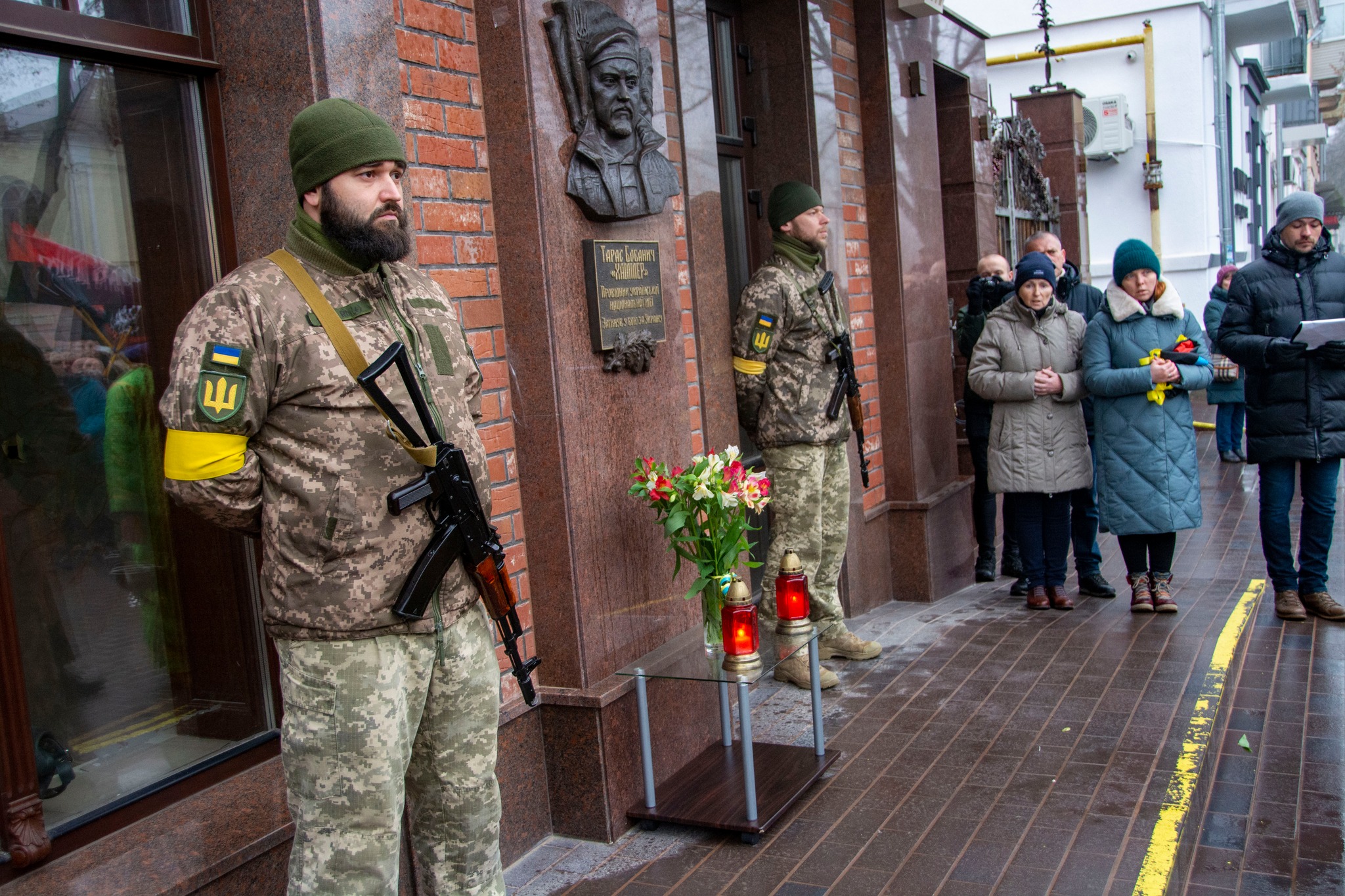 У Полтаві відкрили меморіальну дошку-барельєф на честь Героя України Тараса Бобанича